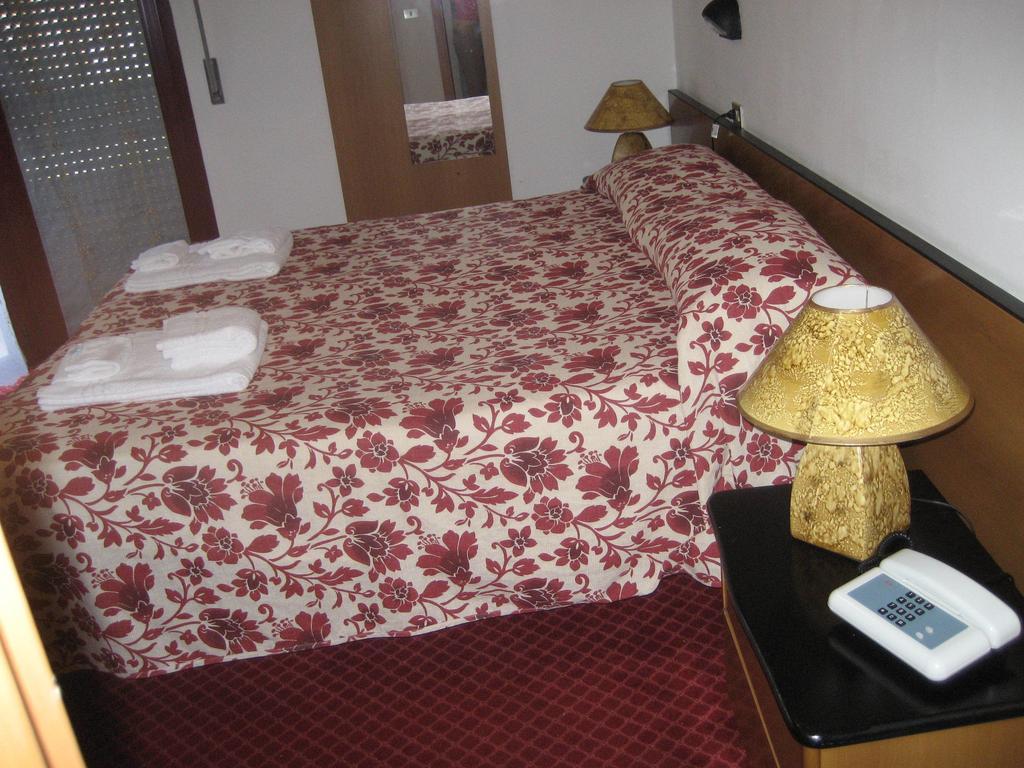 Niagara Hotel Ρίμινι Εξωτερικό φωτογραφία